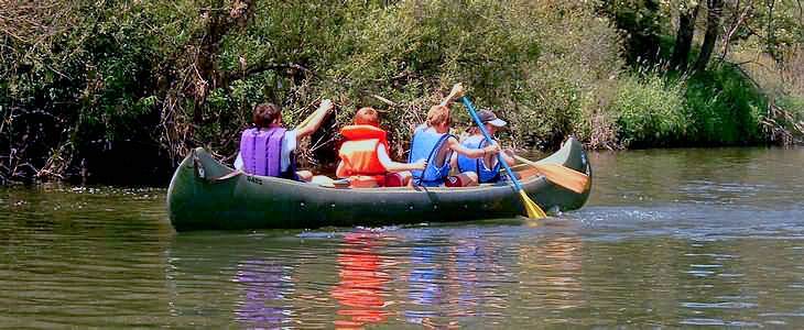 canoeing trip with children and adolescents