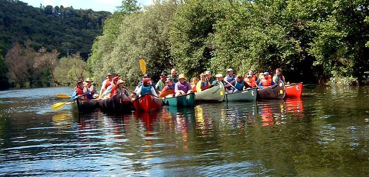 canoeing trip with children and adolescents