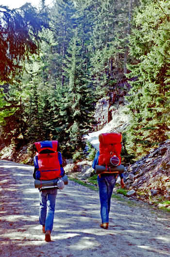 On a hike you need a slepping bag with low weight