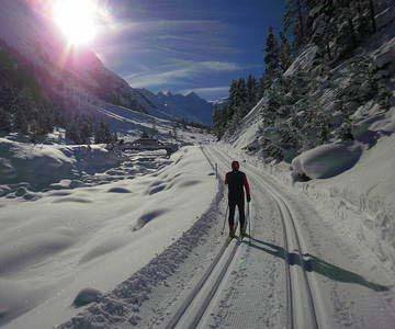 cross-country ski run up to the glacier